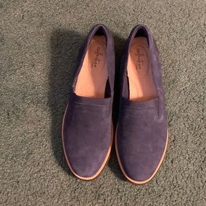 NEW WITHOUT TAGS LADIES BLUE SUEDE COLLECTION SHOES BY CLARKS SIZE 9.5